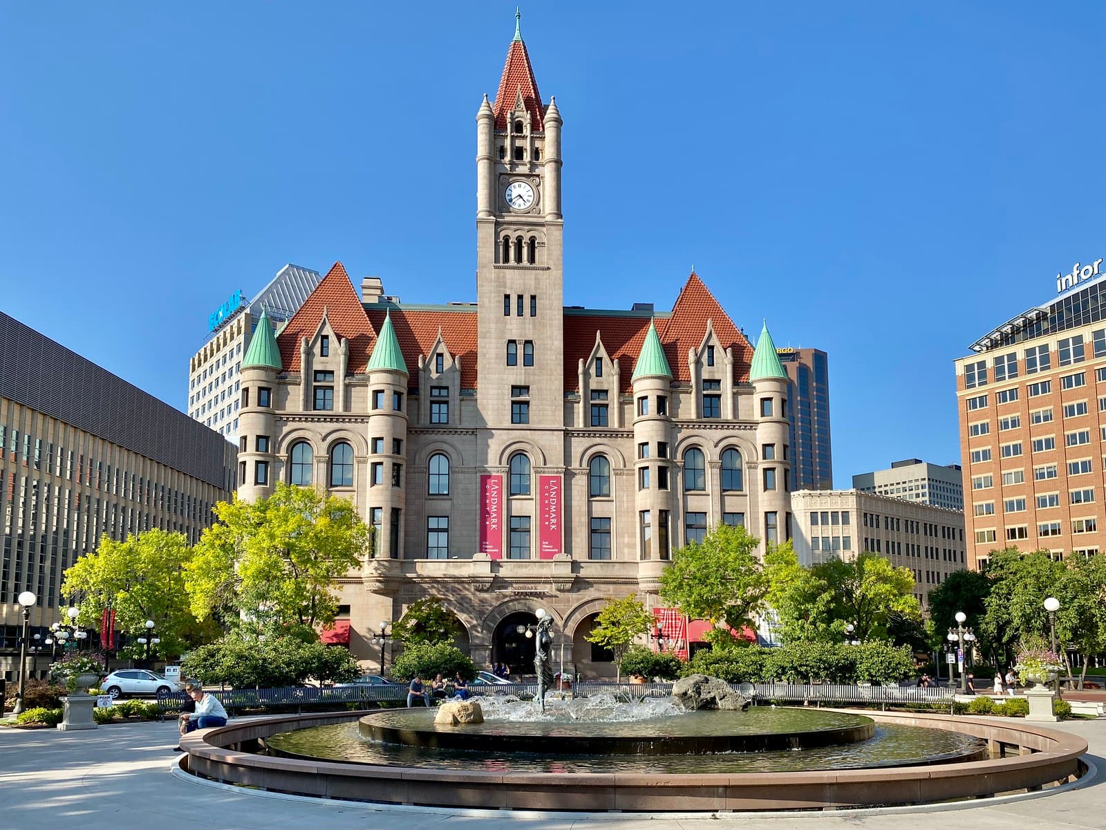 Built between 1894 and 1902, this Richardsonian Romanesque-style granite building was designed by Willoughby J.